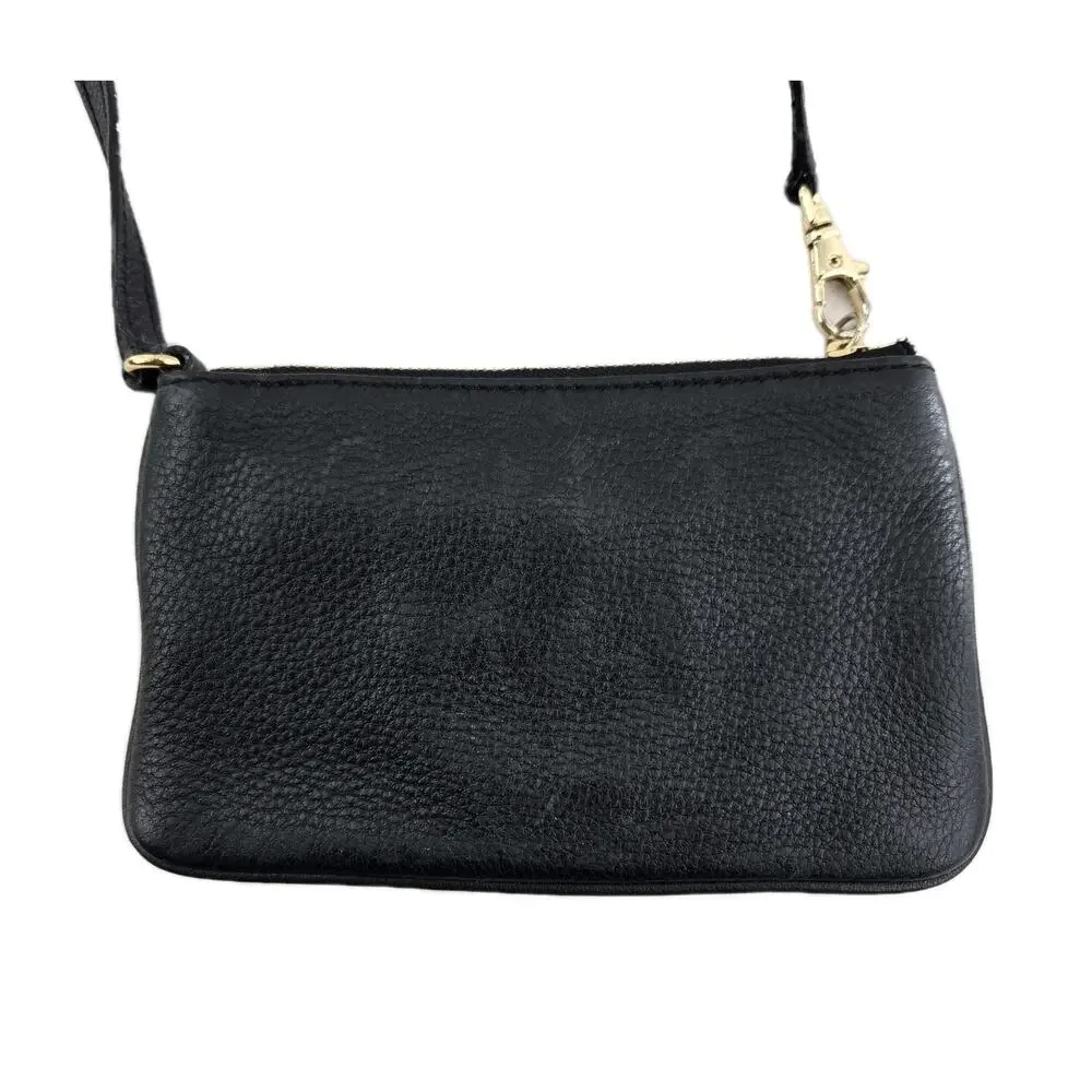 Michael Michael Kors Fulton Wristet in Black Pebbled Leather Gold Tone‎ Logo